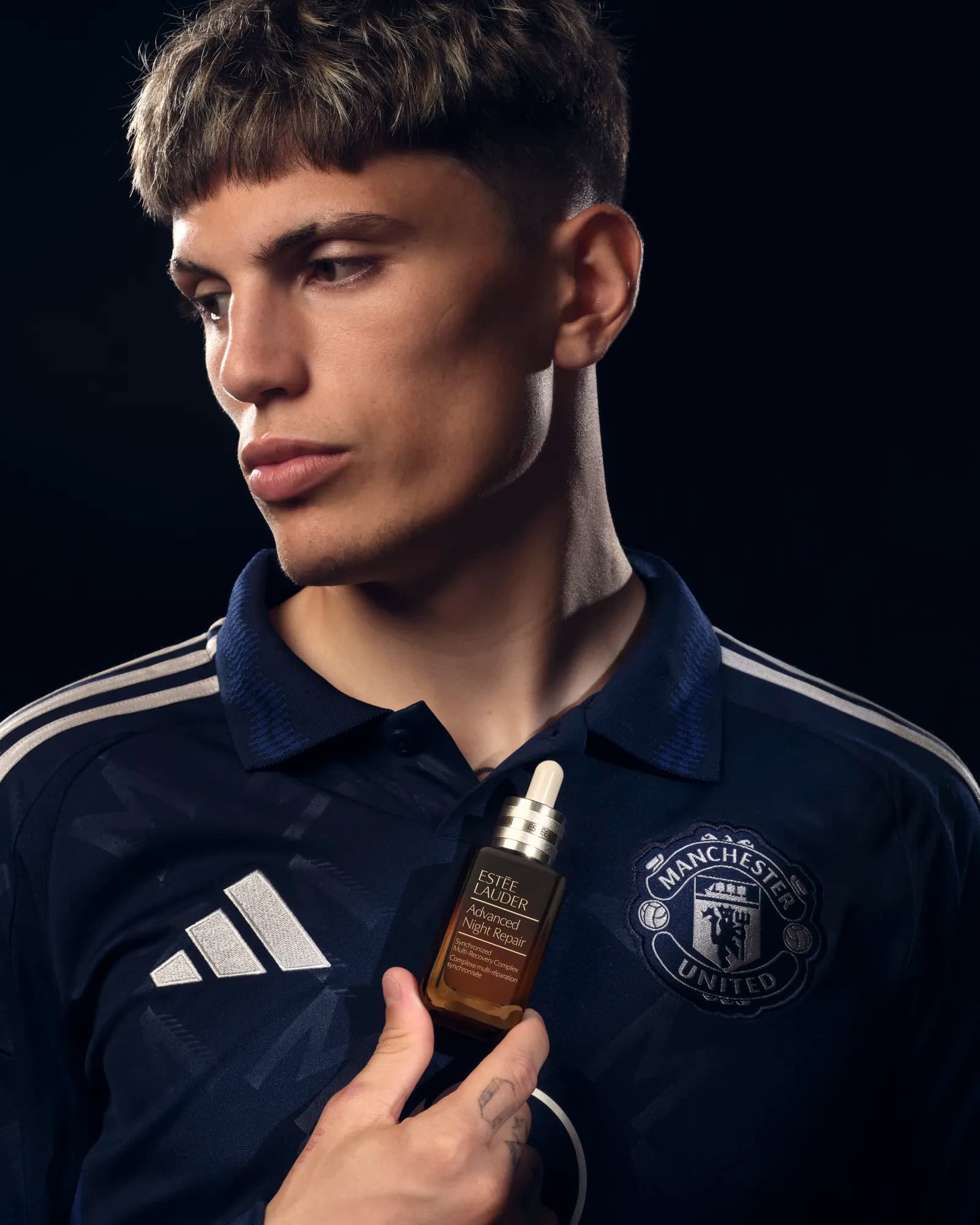 mufc esteelauder s14 garnacho 18533 - fashion and beauty editorial photography